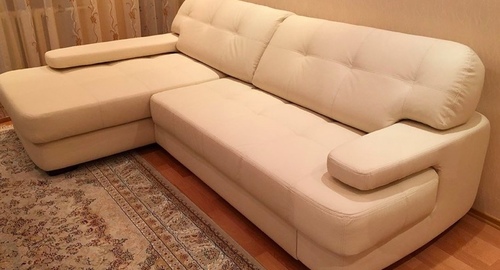Обивка углового дивана.  Рязанский проспект